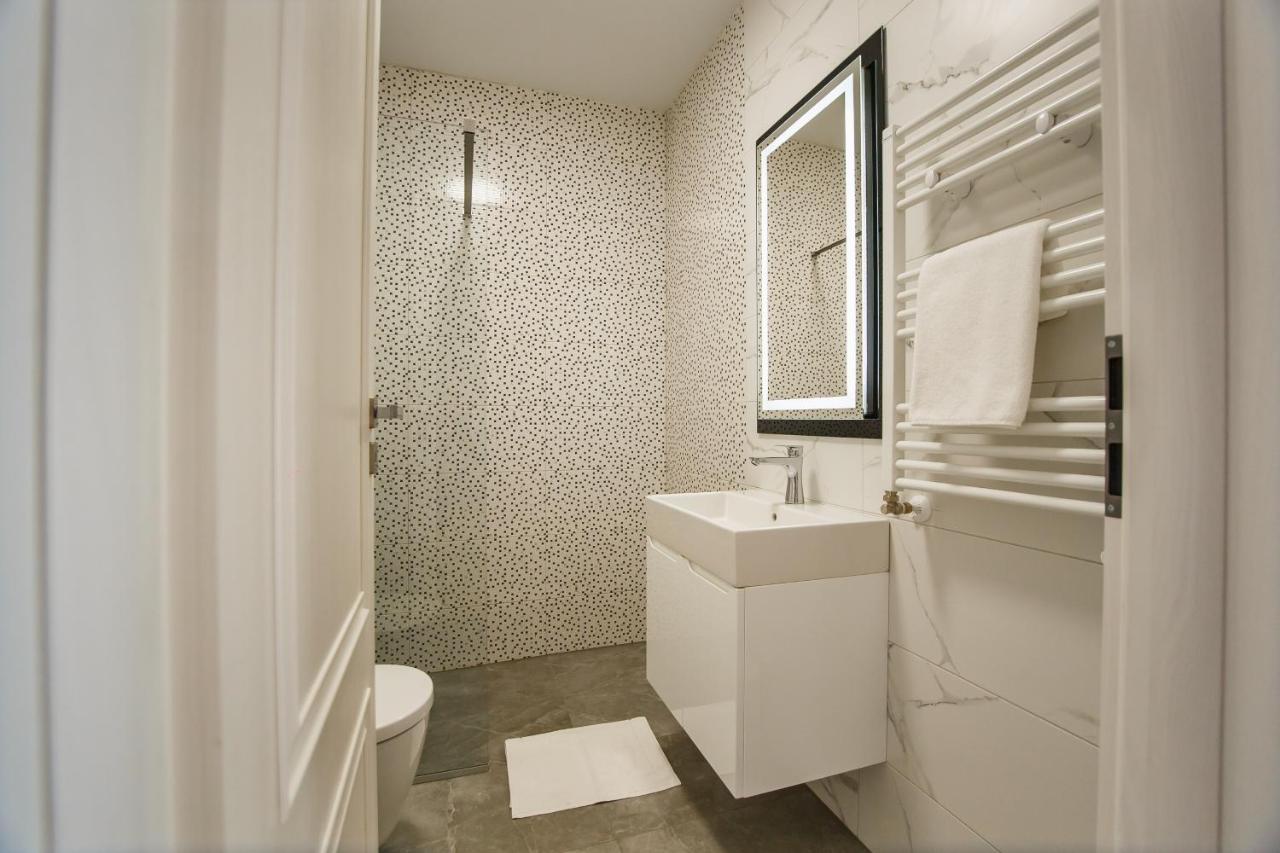 Fantastic Apartment At Prima Residence Oradea Bagian luar foto