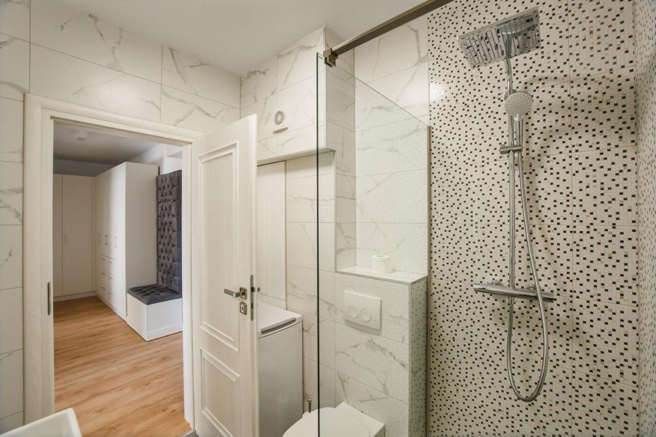 Fantastic Apartment At Prima Residence Oradea Bagian luar foto